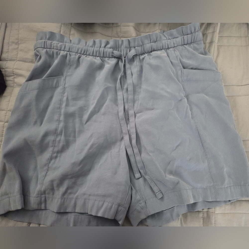 Old Navy Women's Light Gray High Waist Shorts